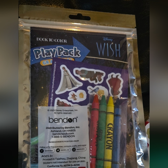 Disney Playpack Green Lunch Pouch Stretchy Creature Play Pack & Socks 5pc Bundle - Picture 5 of 6